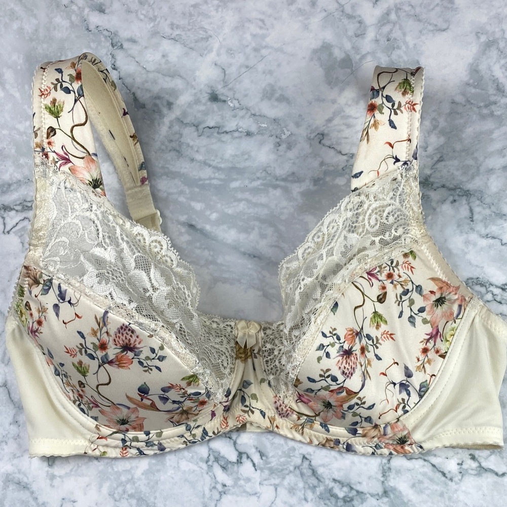 Miss Mary Floral Lace Women's Bra with Wide Padded Straps - 36C